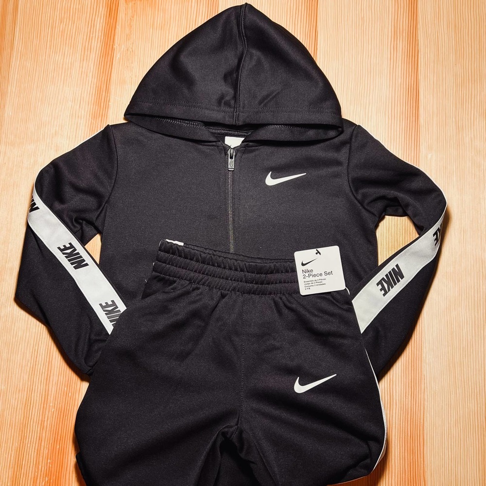 Nike Boys Therma Hoodie and Pants Set - Picture 6 of 7